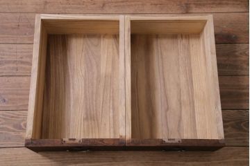 レトロ家具　和製アンティーク　リメイク　桐材　レトロな雰囲気満載のローボード(戸棚)(1)