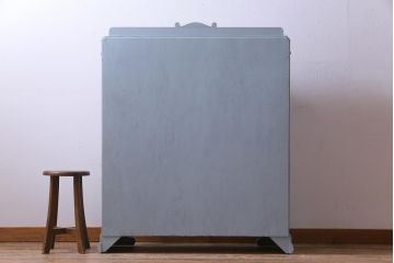 イギリスアンティーク　ペイント家具　淡いカラーがロマンチックなかわいらしいキャビネット(飾り棚、収納棚)