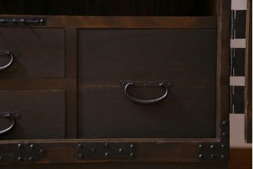 アンティーク家具　和製アンティーク　観音開き戸　和の雰囲気を盛り上げる当店リメイクの脚付き箪笥ローボード(テレビボード)