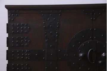 アンティーク家具　和製アンティーク　観音開き戸　和の雰囲気を盛り上げる当店リメイクの脚付き箪笥ローボード(テレビボード)