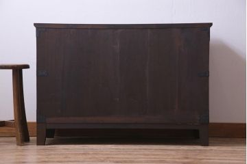 アンティーク家具　和製アンティーク　観音開き戸　和の雰囲気を盛り上げる当店リメイクの脚付き箪笥ローボード(テレビボード)