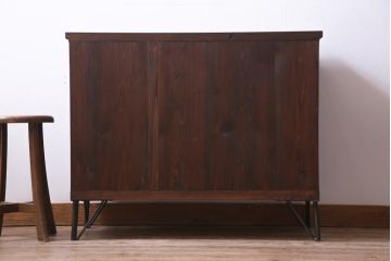 アンティーク家具　和製アンティーク　昭和期　深みのある木色が味わい深い脚付箪笥ローボード(ローチェスト、引き出し、時代箪笥)