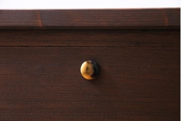 レトロ家具　和製アンティーク　昭和期　シンプルなデザインが使いやすいレトロな脚付箪笥ローボード(ローチェスト、引き出し、時代箪笥)