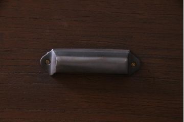 レトロ家具　和製アンティーク　昭和期　シンプルなデザインが使いやすいレトロな脚付箪笥ローボード(ローチェスト、引き出し、時代箪笥)