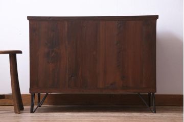 レトロ家具　和製アンティーク　昭和期　シンプルなデザインが使いやすいレトロな脚付箪笥ローボード(ローチェスト、引き出し、時代箪笥)