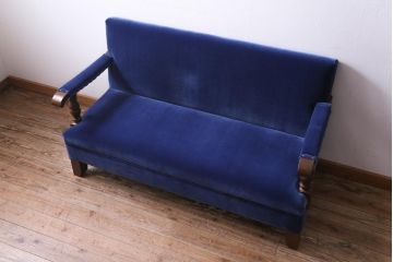 アンティーク家具　和製アンティーク　大正ロマン　鮮やかなブルーカラーが目を惹くソファ(2人掛けソファ)