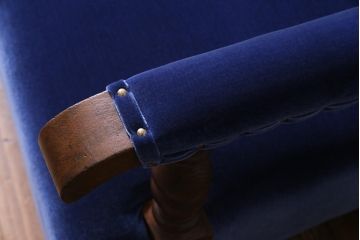 アンティーク家具　和製アンティーク　大正ロマン　鮮やかなブルーカラーが目を惹くソファ(2人掛けソファ)