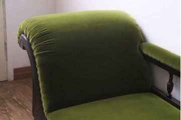 アンティーク家具　イギリスアンティーク　ウォールナット　重厚感と高級感漂うシェーズロング(ソファ)