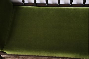 アンティーク家具　イギリスアンティーク　ウォールナット　重厚感と高級感漂うシェーズロング(ソファ)