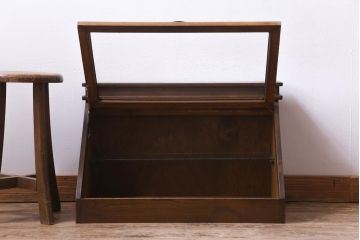 アンティーク家具　和製アンティーク　シンプルながらも上品さが漂うガラスケース(ショーケース、飾り棚)