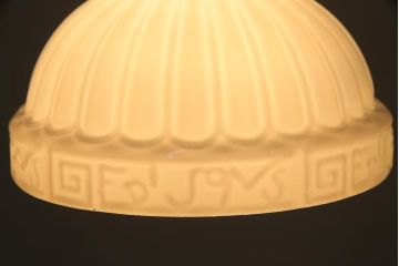 和製アンティーク　陽刻ガラス　幾何学的なデザインのペンダントライト(電笠、天井照明、吊り下げ照明)