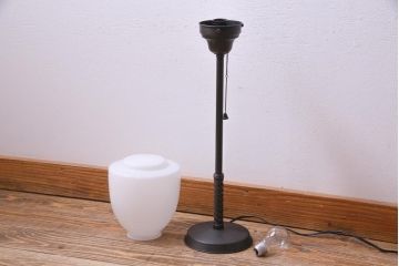 和製アンティーク　銅製支柱のシンプルなスタンドライト(照明)