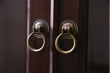 中古　松本民芸家具　洋の雰囲気を感じるA型面取書棚(ブックケース、本箱、キャビネット)(定価約44万7000円)(1)