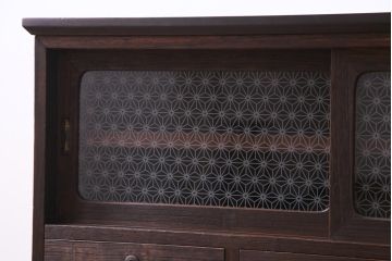 レトロ家具　和製アンティーク　レトロでかわいらしいガラスがポイントのリメイク戸棚(ローボード)