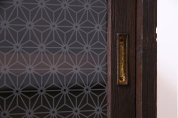 レトロ家具　和製アンティーク　レトロでかわいらしいガラスがポイントのリメイク戸棚(ローボード)