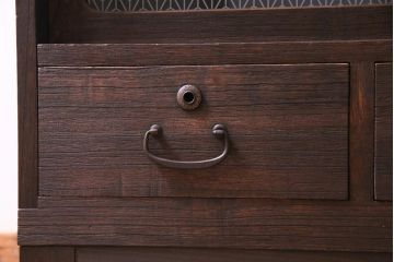 レトロ家具　和製アンティーク　レトロでかわいらしいガラスがポイントのリメイク戸棚(ローボード)