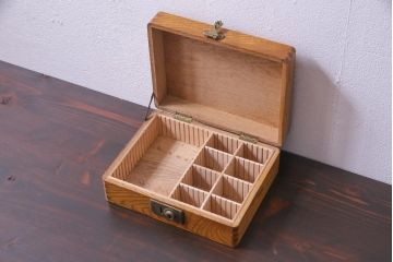 アンティーク雑貨　昭和レトロ　ナラ材　温かみのある質感が魅力の収納ボックス(小物入れ、スタンプ入れ)
