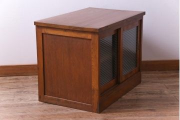 レトロ家具　昭和レトロ　モールガラス入り!　シンプルなデザインの小振りなローボード(収納棚、戸棚)