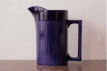 アンティーク雑貨　イギリスビンテージ　ELLGREAVE POTTERY(エルグリーブ・ポタリー)　濃い青色が目を引くジャグ(ピッチャー、水差し、洋食器)
