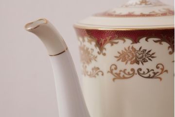 ノリタケ(Noritake、則武、日陶)　輸出用　マルキ印　金彩がエレガントなティーポット(茶器)