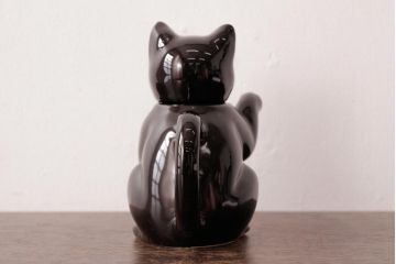 イギリス　ユニークで可愛らしい猫型ティーポット(茶器)