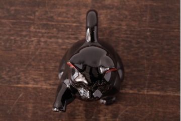 イギリス　ユニークで可愛らしい猫型ティーポット(茶器)