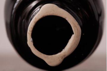 イギリス　ユニークで可愛らしい猫型ティーポット(茶器)