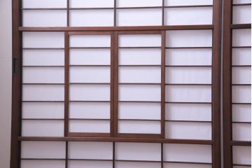 【商談品】昭和期　ガラス入り　小さな障子戸付きの雪見障子(猫間障子、引き戸、擦り上げ障子戸、擦上障子戸、建具)4枚組