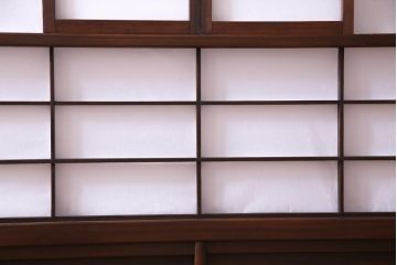 【商談品】昭和期　ガラス入り　小さな障子戸付きの雪見障子(猫間障子、引き戸、擦り上げ障子戸、擦上障子戸、建具)4枚組
