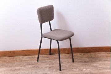 リメイク家具　古い鉄脚をリメイクした小振りなチェア(椅子、ダイニングチェア、ワークチェア)