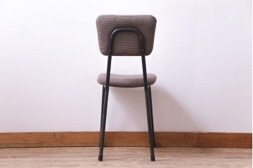 リメイク家具　古い鉄脚をリメイクした小振りなチェア(椅子、ダイニングチェア、ワークチェア)