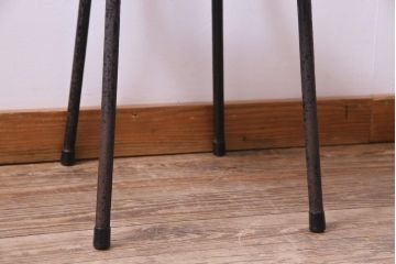 リメイク家具　古い鉄脚をリメイクした小振りなチェア(椅子、ダイニングチェア、ワークチェア)(2)