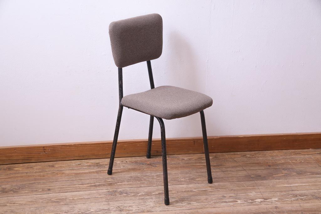 リメイク家具　古い鉄脚をリメイクした小振りなチェア(椅子、ダイニングチェア、ワークチェア)(3)