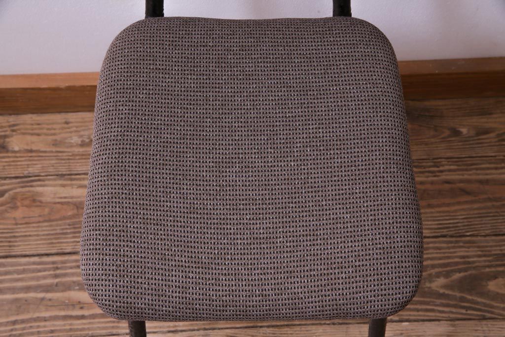 リメイク家具　古い鉄脚をリメイクした小振りなチェア(椅子、ダイニングチェア、ワークチェア)(3)