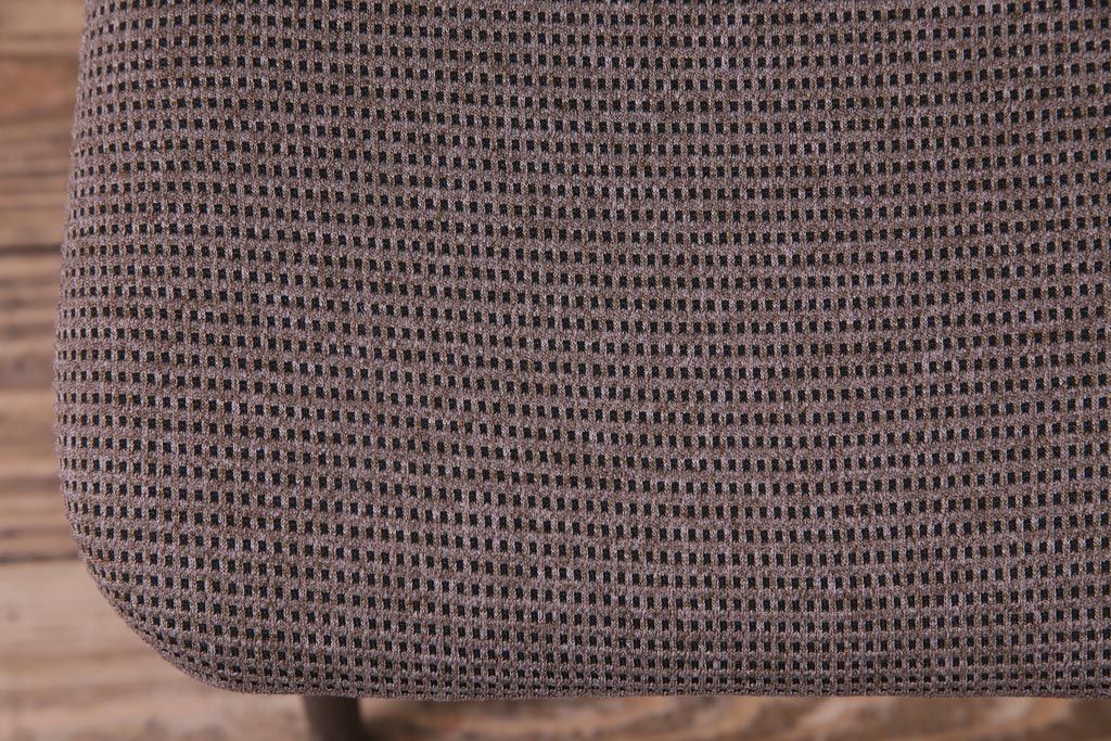 リメイク家具　古い鉄脚をリメイクした小振りなチェア(椅子、ダイニングチェア、ワークチェア)(3)