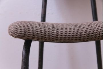 リメイク家具　古い鉄脚をリメイクした小振りなチェア(椅子、ダイニングチェア、ワークチェア)(3)