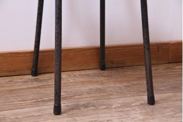 リメイク家具　古い鉄脚をリメイクした小振りなチェア(椅子、ダイニングチェア、ワークチェア)(3)