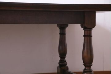 中古　筑前民芸家具　樺材　シックで上質な佇まいが魅力的なダイニングテーブル(食卓)