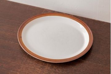 イギリスビンテージ　Poole Pottery(プール・ポタリー)　Chestnut　オーバルプレート・大