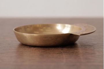 アンティーク雑貨　イギリスビンテージ　真鍮製　古着屋に置いてあるようなキャッシュトレイ(POCKET CHANGE)