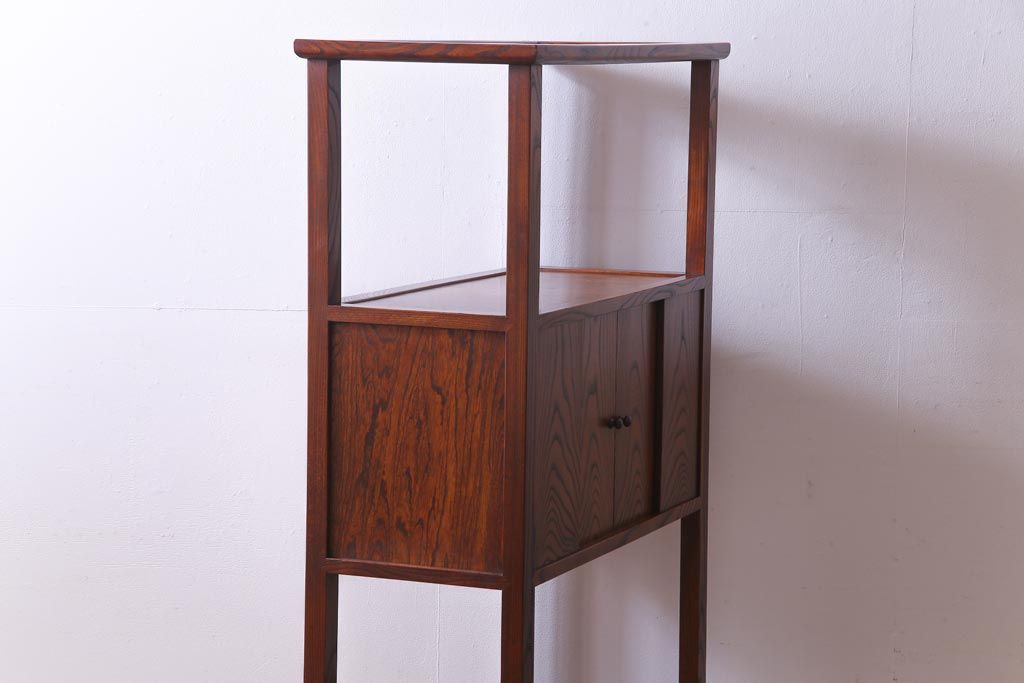 アンティーク家具　昭和期　ケヤキ材　迫力のある杢目が魅力的な朝鮮棚(飾り棚)