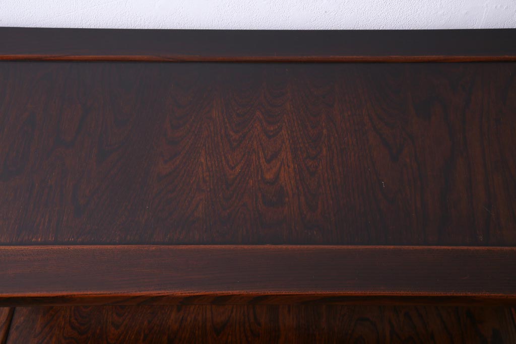 アンティーク家具　昭和期　ケヤキ材　迫力のある杢目が魅力的な朝鮮棚(飾り棚)