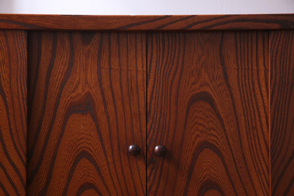 アンティーク家具　昭和期　ケヤキ材　迫力のある杢目が魅力的な朝鮮棚(飾り棚)