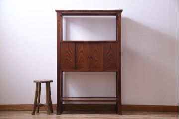 アンティーク家具　昭和期　ケヤキ材　迫力のある杢目が魅力的な朝鮮棚(飾り棚)