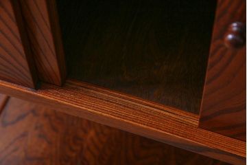 アンティーク家具　昭和期　ケヤキ材　迫力のある杢目が魅力的な朝鮮棚(飾り棚)