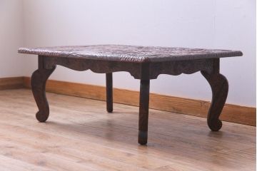 中古　伝統工芸　日光彫り　あふれるような草花の彫りが華やかなセンターテーブル(サイドテーブル、花台)