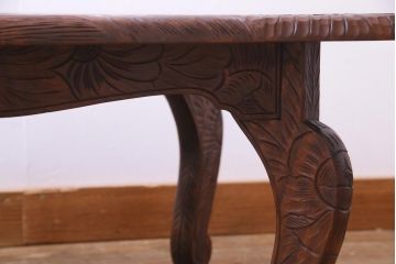 中古　伝統工芸　日光彫り　あふれるような草花の彫りが華やかなセンターテーブル(サイドテーブル、花台)