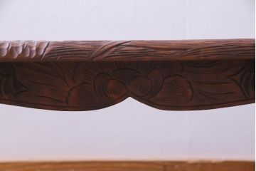 中古　伝統工芸　日光彫り　あふれるような草花の彫りが華やかなセンターテーブル(サイドテーブル、花台)
