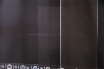 中古　韓国　螺鈿細工　高級品　華やかな意匠が存在感を放つ飾り棚(収納棚)(定価約80万円)
