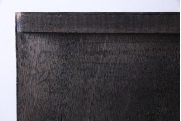 中古　韓国　螺鈿細工　高級品　華やかな意匠が存在感を放つ飾り棚(収納棚)(定価約80万円)